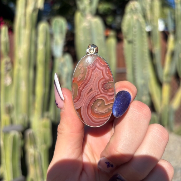 Pink Laguna Agate Pendant Necklace - Picture 9 of 10